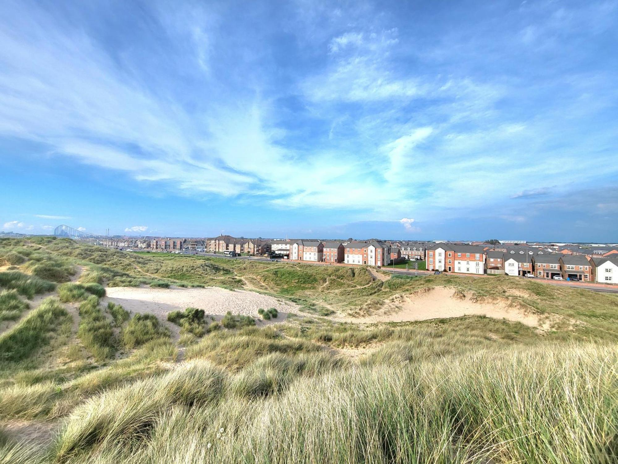 Seaside Beach Themed Home With Garden And Driveway Lytham St Annes Ngoại thất bức ảnh